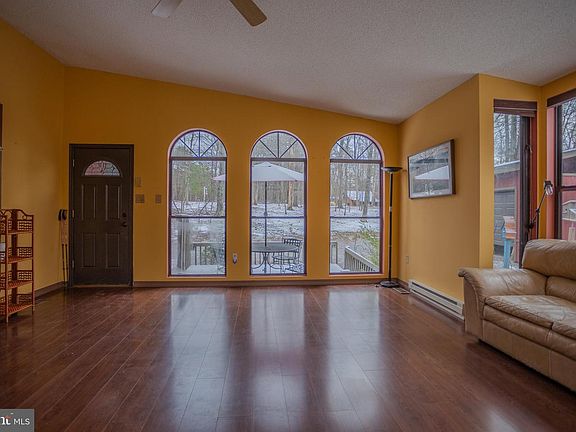 4th image of 734 Walden Rd