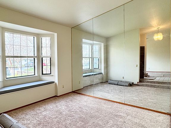 3rd image of 721 William Ct