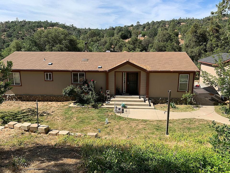 1st image of 32020 Mountain Ln