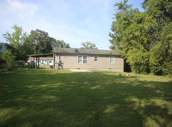 3rd image of 4619 Leslie Ln