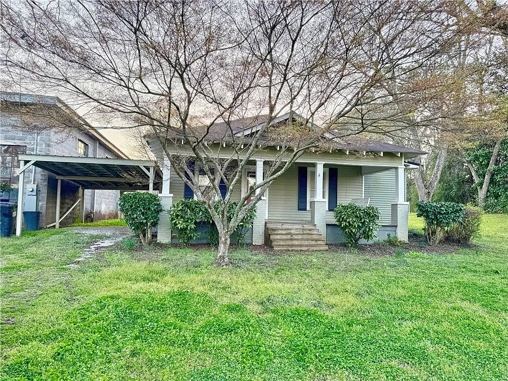 1533 Main St photo 1