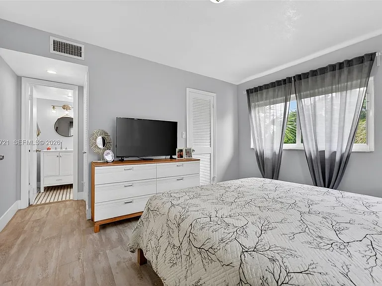 681 S Hollybrook Dr #310 — Photo 16