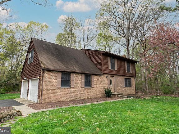 3rd image of 21665 Cambria St