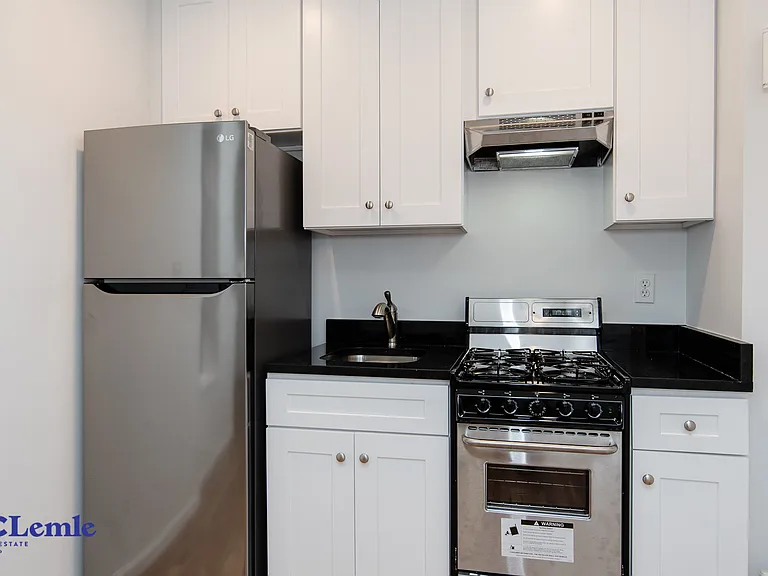 7 Jones St #5B — Photo 2