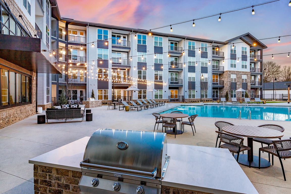 Outdoor grilling station