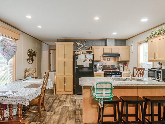 5th image of 102 W Antelope St