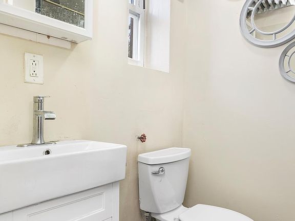 5th image of 161 E 89th St #1