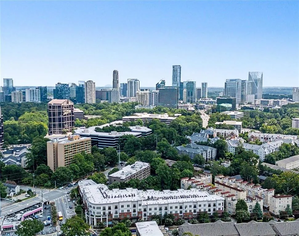 2 bed, 1.0 bath, 950 sqft, $2,200 — Photo 3