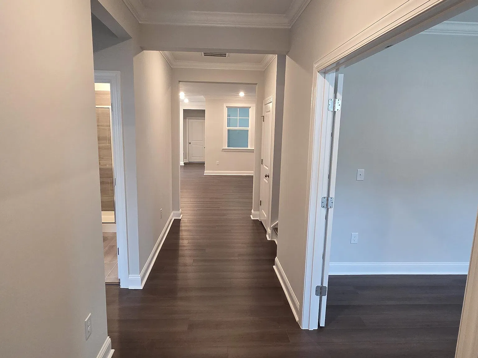 4 bed, 3.0 bath, 2543 sqft, $2,295 — Photo 2