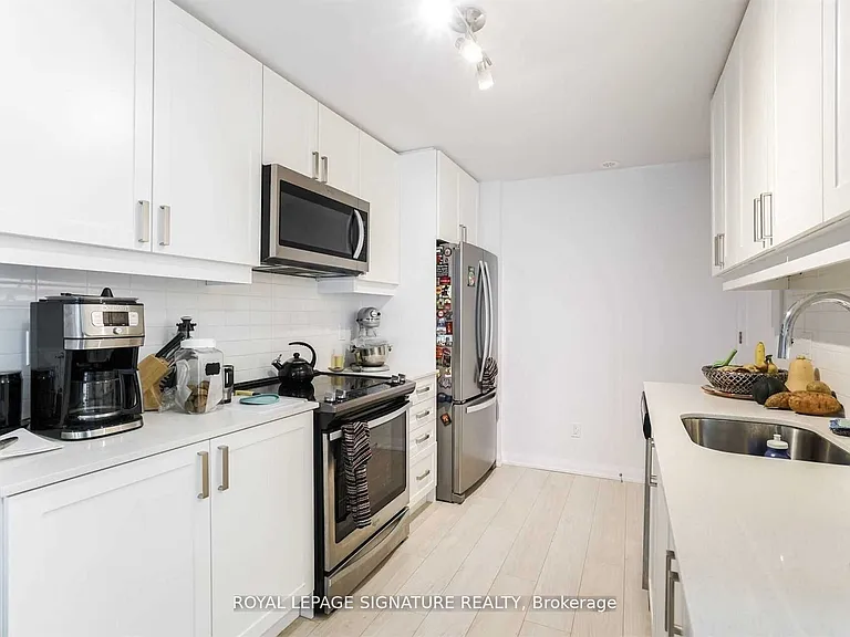 1010 Portage Pkwy #Townhouse 12 — Photo 10
