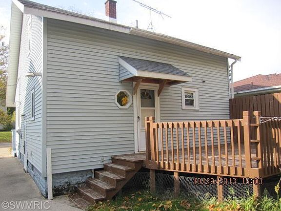 3rd image of 1510 Powers Ave NW