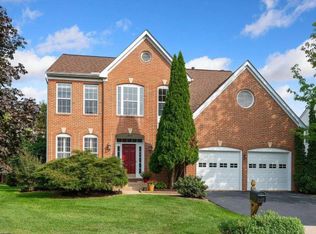 2411 Ripplemeade Ct, Herndon, VA 20171