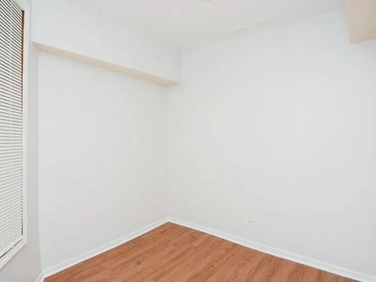 2347 W 24th Pl — Photo 6