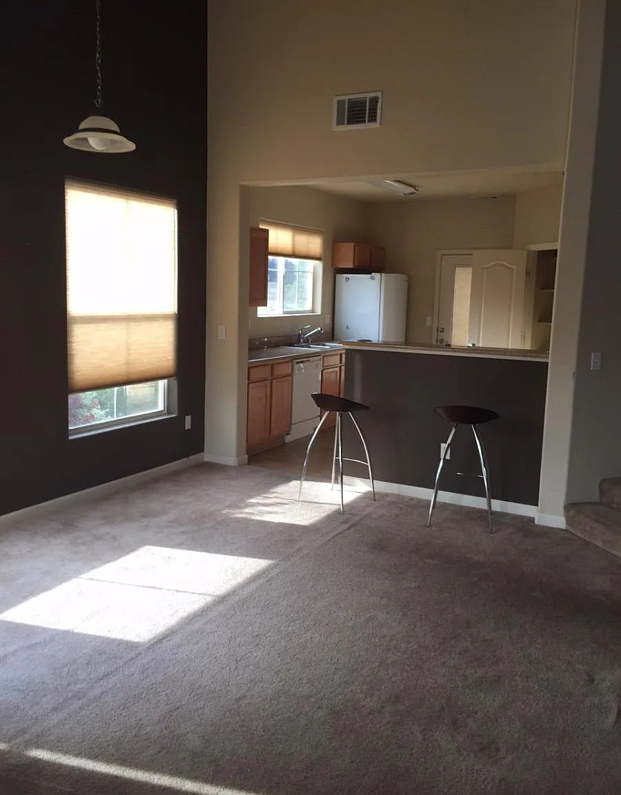 2 bed, 1477 sqft, $2,399 — Photo 2