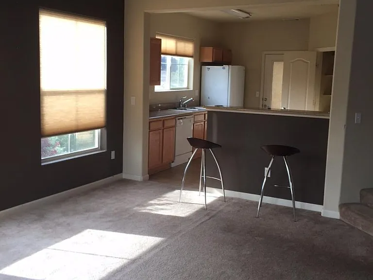 17000 Wedge Pkwy #424 — Photo 2