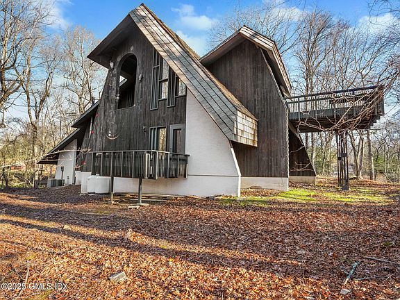 5th image of 484 Cognewaugh Rd