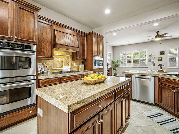 4th image of 4296 Arenzano Way