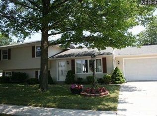 106 Greenway Dr, Elyria, OH