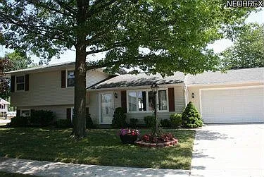 106 Greenway Dr photo 1