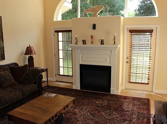 5th image of 16 Saint Charles Pl