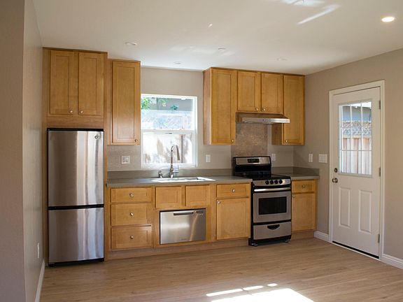 3rd image of 195 Spruce Ave #B