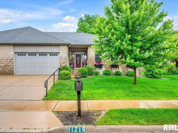 11218 N Oakwood Dr, Peoria, IL 61615