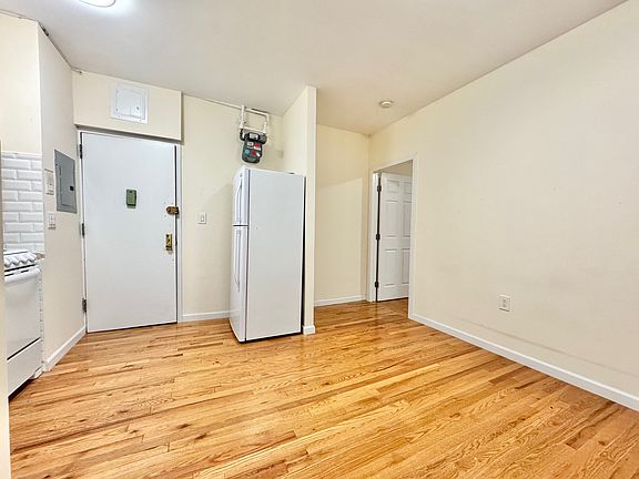 3rd image of 41-26 Crescent St #3