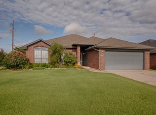 3802 Quail Ridge Dr, Moore, OK 73160