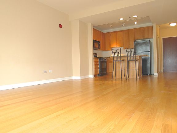 2nd image of 1250 S Michigan Ave APT 2106