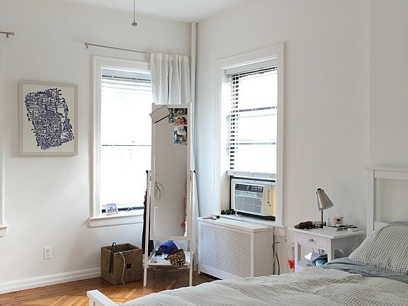 5th image of 572 Henry St APT 1
