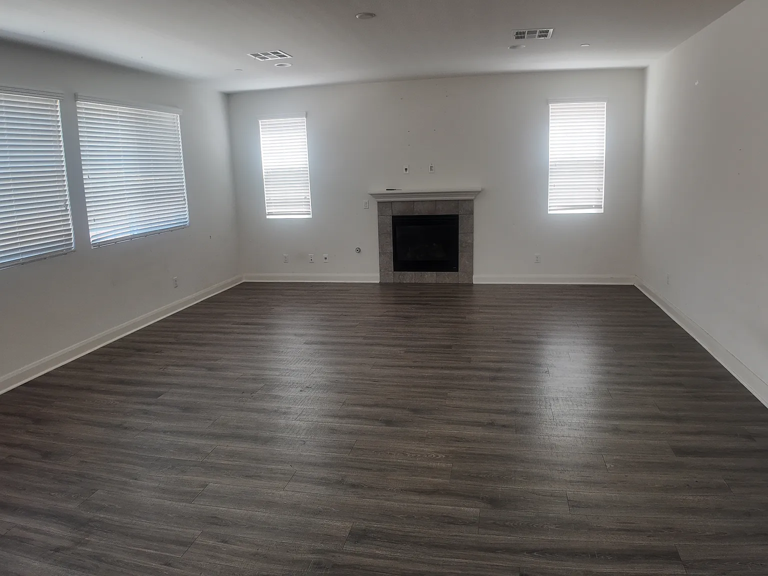 4 bed, 3.5 bath, 2787 sqft, $4,100 — Photo 4