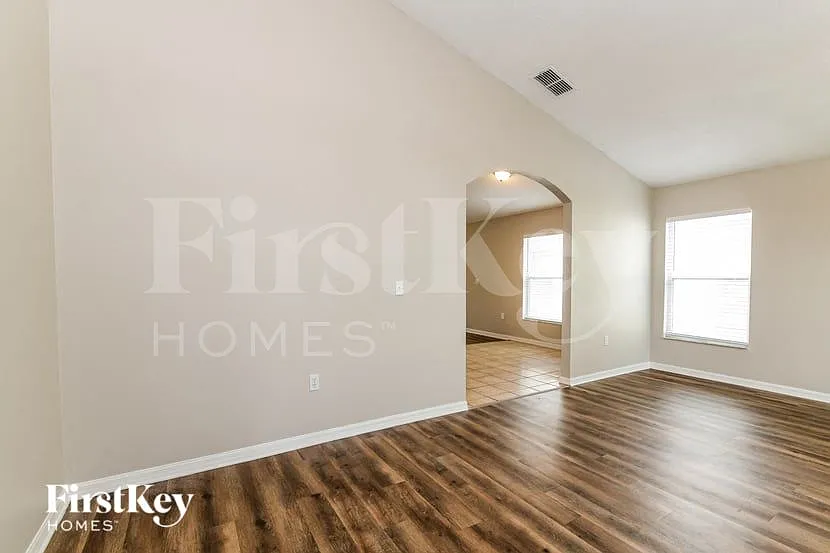 4 bed, 2.0 bath, 1777 sqft, $2,130 — Photo 4