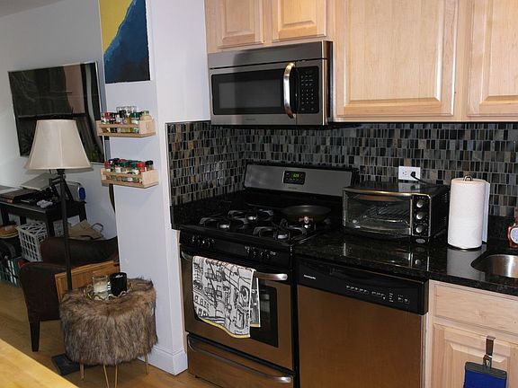 2nd image of 260 Mott St APT 8