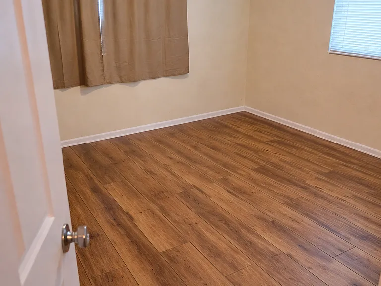 1517 Watrous Dr — Photo 17