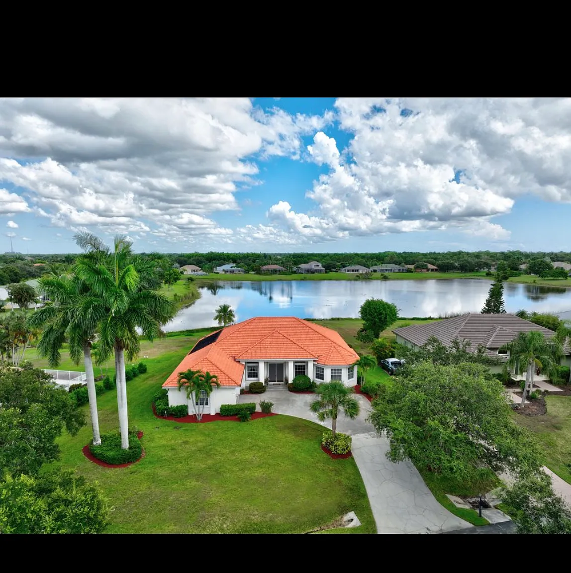4826 SW Lake Grove Cir — Photo 1