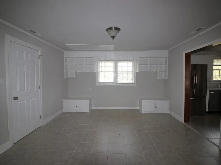 212 N Main St — Photo 7
