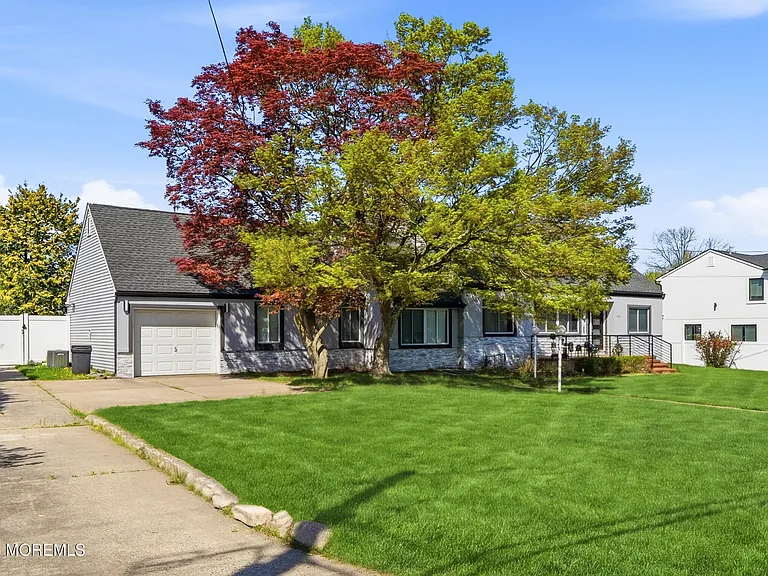 970 Van Court Ave — Photo 39