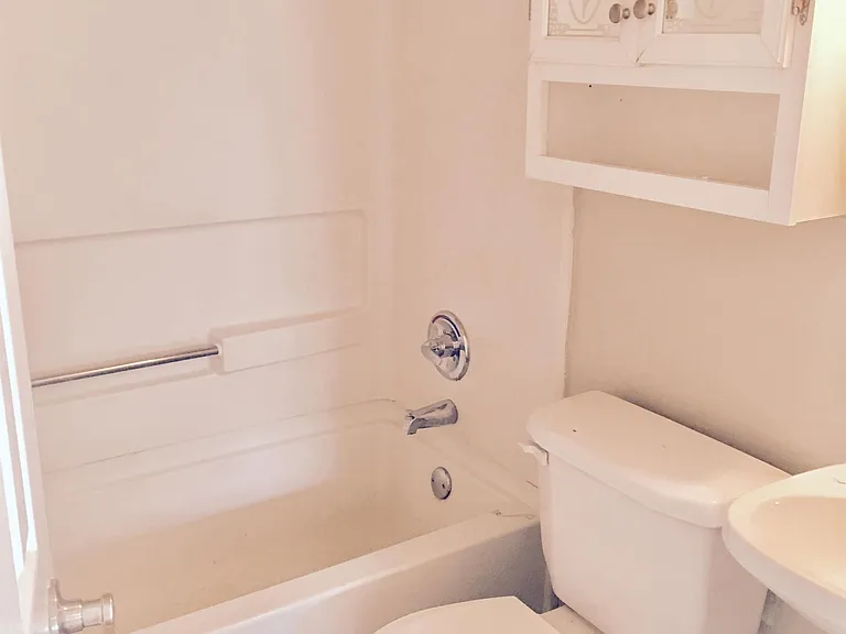 493 N Highland Ave NE #20 — Photo 5