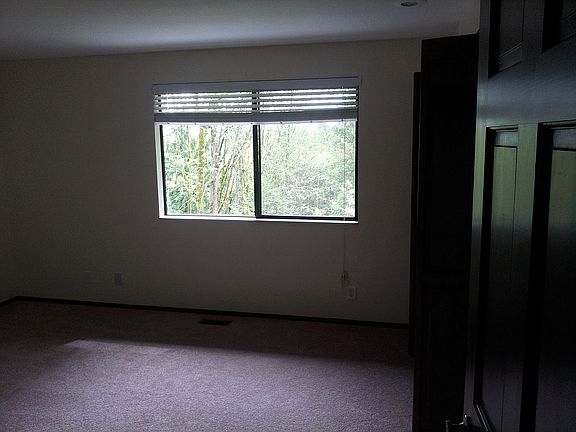 Main Floor Bed 2