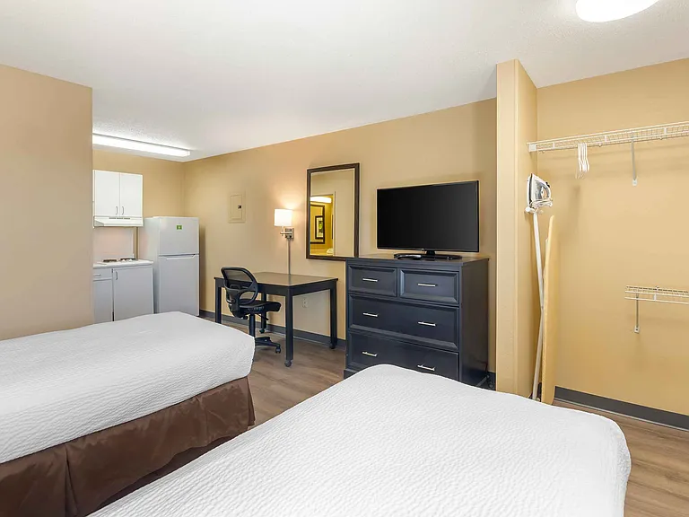 Studio Suite - 2 Twin Beds
