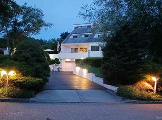 22 Waters Edge Lane, Mount Sinai, NY 11766