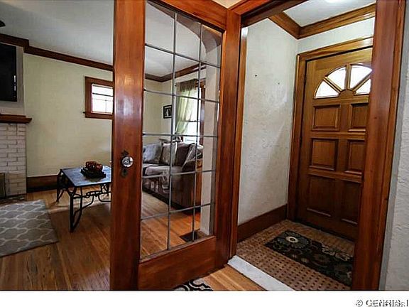 3rd image of 128 Pontiac Dr