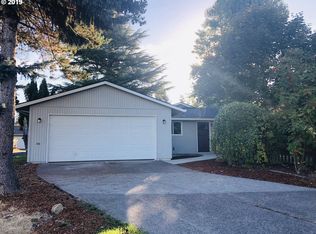 302 NE 34th Pl, Hillsboro, OR 97124