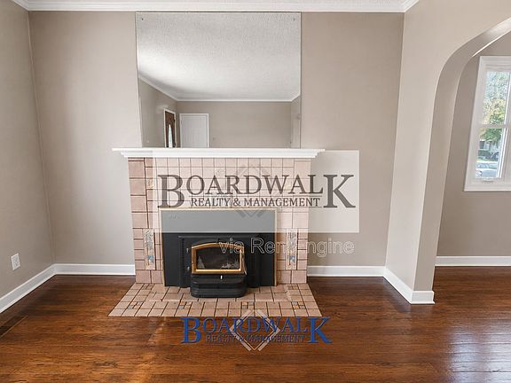 4th image of 2725 S Lake St #1