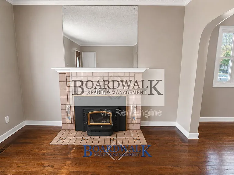 2725 S Lake St #1 — Photo 4