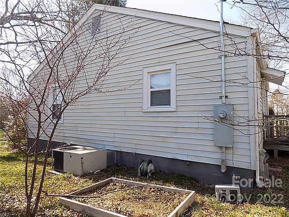 3rd image of 809 E Catawba St