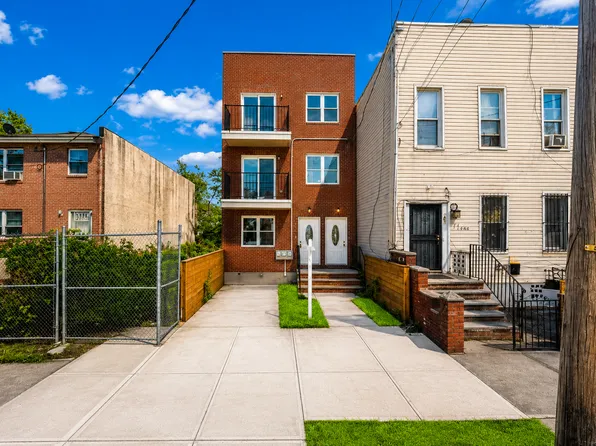 1116 Blake Avenue image 1 of 4