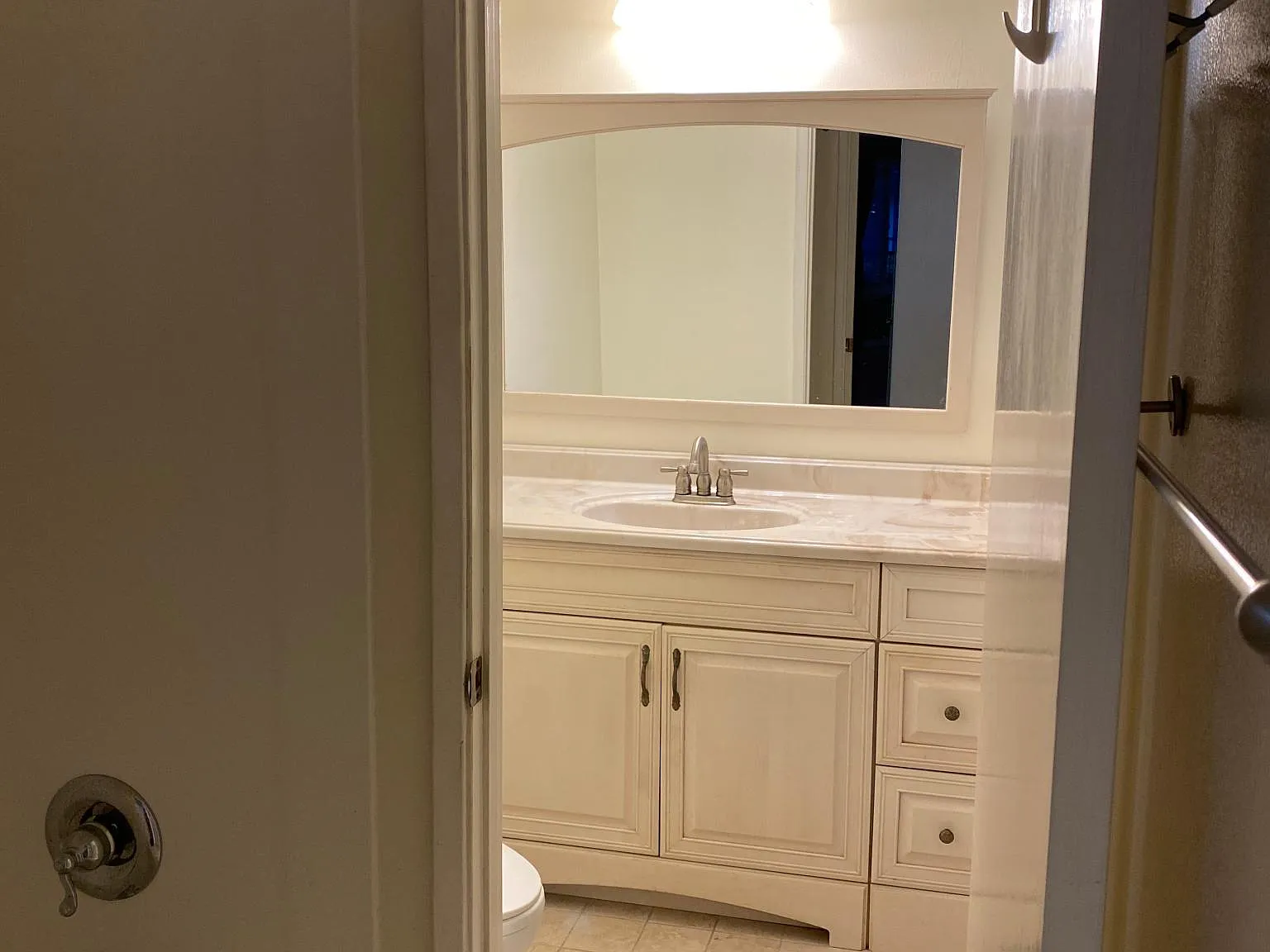 2 bed, 1.5 bath, 967 sqft, $2,700 — Photo 4