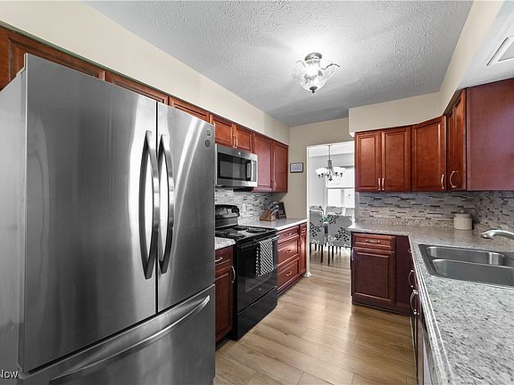 4th image of 6020 Wild Oak Dr