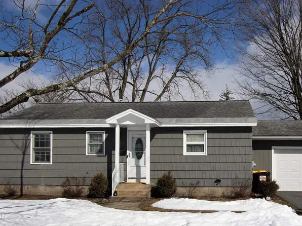 3 Carleton Court, Glens Falls, NY 12801